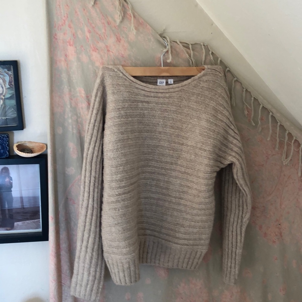 Never worn super soft gap sweater